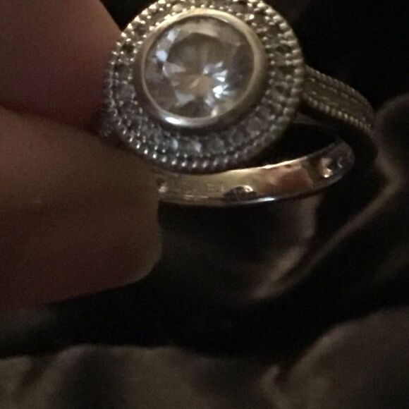 Krisp Crystal Ring 7.5 electroplated - Picture 3 of 3